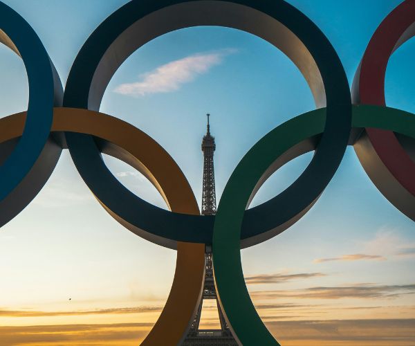 Eiffel Tower behind the Olympic rings